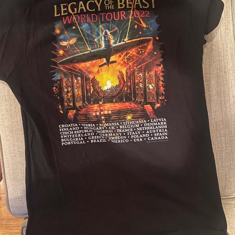 Iron Maiden 2022 legacy of the beast tour shirt W black T-Shirt w Bold Graphic